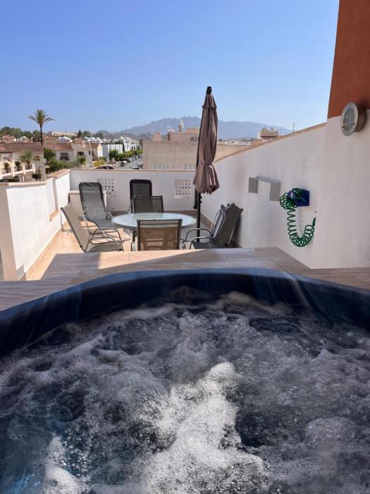 Atico Helena con solarium y jacuzzi privado en Laguna Beach