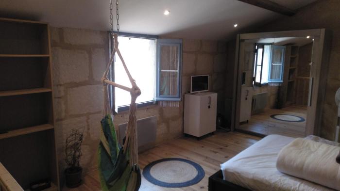 Duplex en Pierre Proche des Arenes