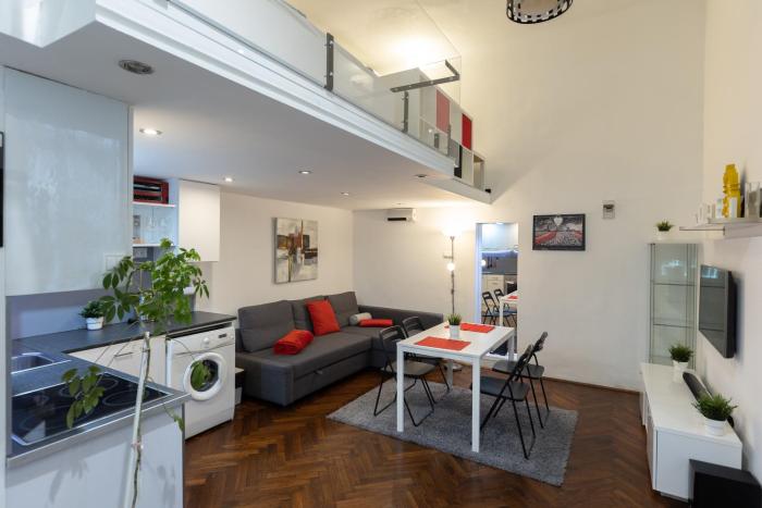 Bright & Shine Apartment