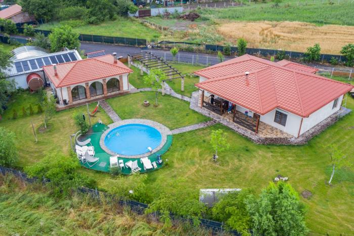 Casa Arcadia 2 piscina,ciubar