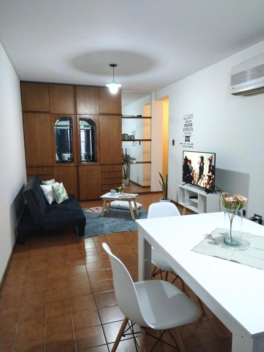 Departamento Céntrico Ciudad Mendoza Belgrano y Aristides con cochera