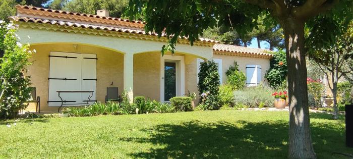 VILLA Ensoleillée et ombragée 6 personnes jacuzzi luxe