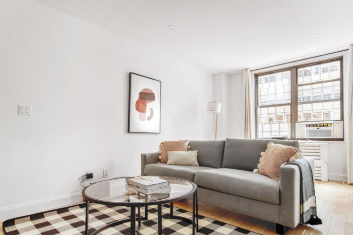 Midtown East 1br w doorman nr Grand Central NYC-1170