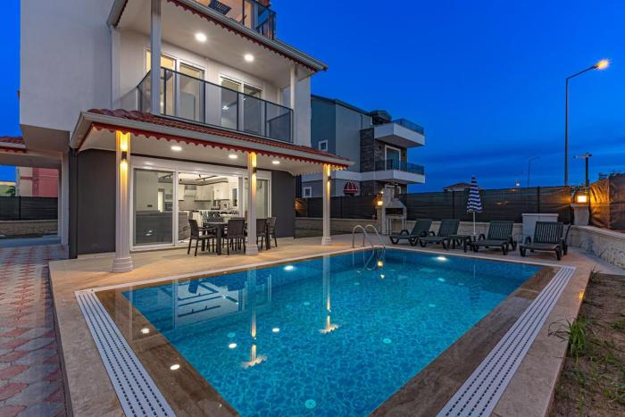 NEAR BY THE LAND OF LEGEND’S PRIVATE POOL VILLA SUN