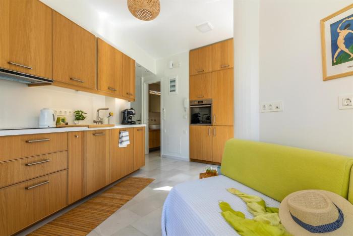 Theseus Zen Luxury Suite - Natural Living