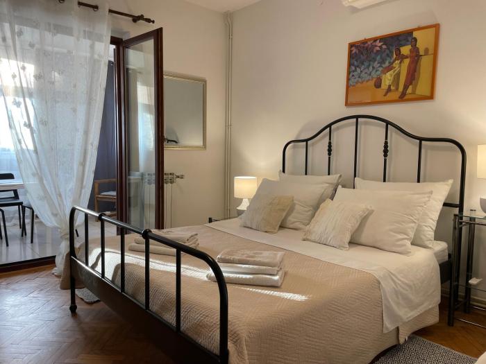 Studio apartment with swimming pool