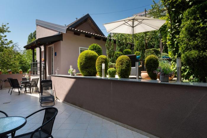 Apartments with parking space Zagreb - 20115