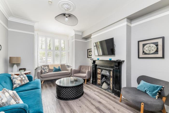 7 Longfield Terrace Gorgeous Central 5 Bed House in York with Parking - Pass The Keys