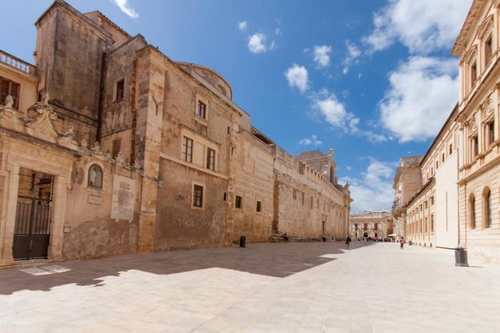 Xenia Home and Selene Home 200m From Sea Apartments