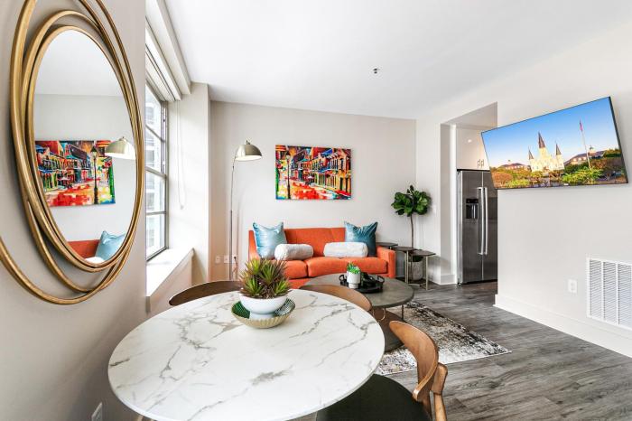 Elegant Studio Near French Quarter