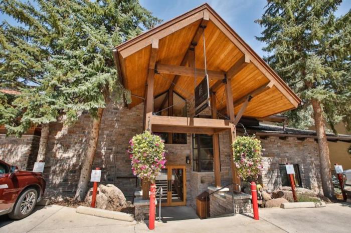 Snowmass Village 2 Bedroom Premier Condo At Crestwood