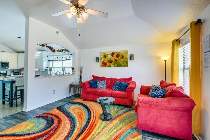 4 Mi to AT&T Stadium: Home w BBQ in Grand Prairie