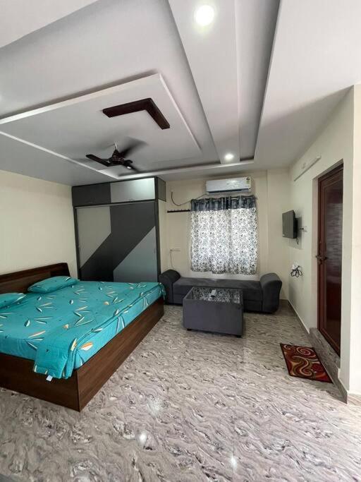 Servostay New Penthouse & Kitchen Near Beach with Parking