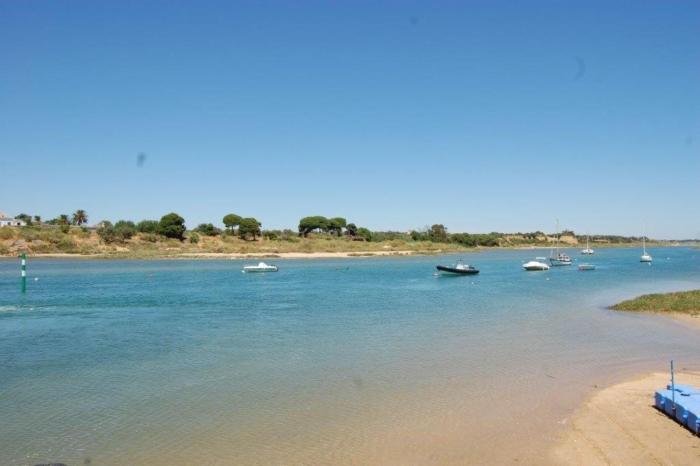 T1 Wifi, balcony with Bbq, air con 8min walk from the Marginal of Cabanas