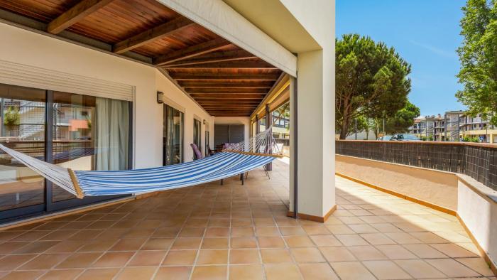 Wonderful Flat W Big Patio by LovelyStay