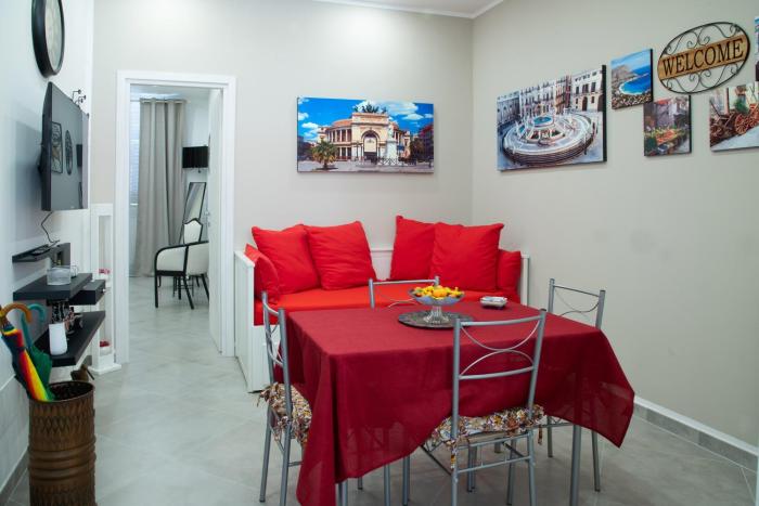 Egsicilia near train station