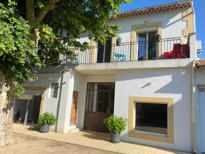 Location appartement 1 chambre et dépendance en supplément voir infos importantes dans un mas provençal au coeur du luberon