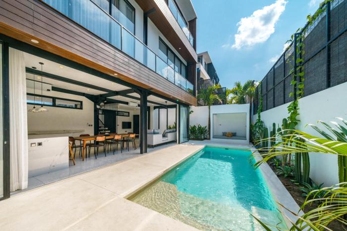 Villa Vantage 7 - Outstanding 3 BR Villa - Great Location!