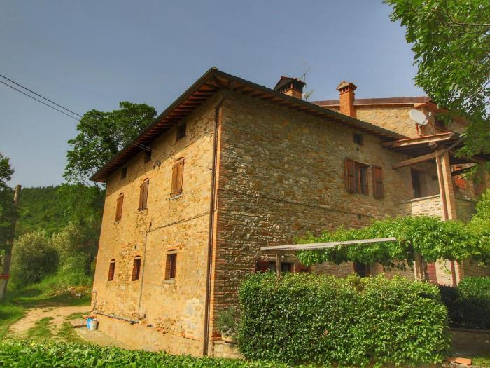 Farmhouse with stables, horses and the ability to make horseback riding