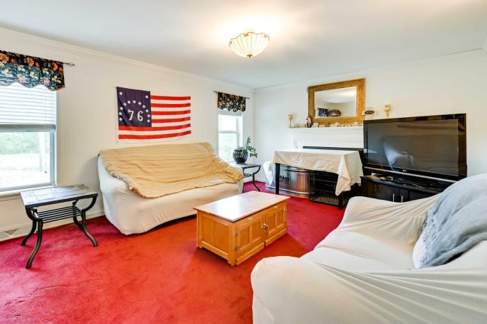 Near Belmont Stakes, State Park! Ballston Spa Home