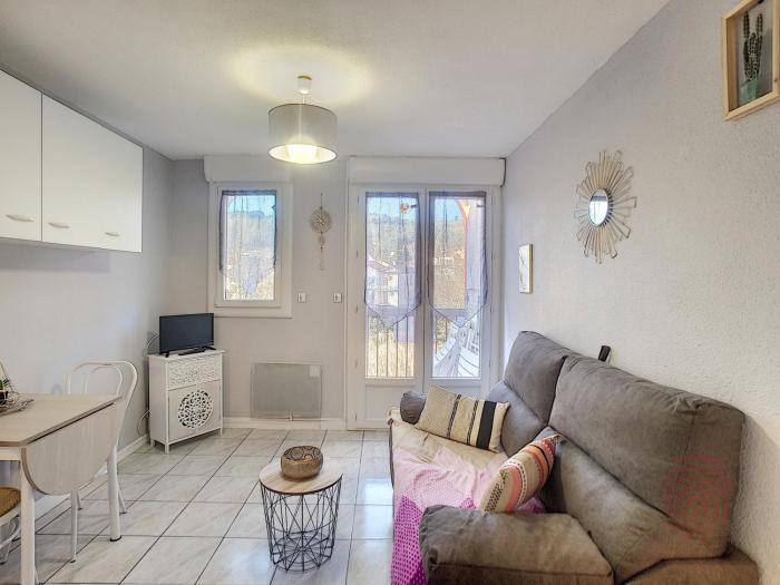 Studio avec balcon - Wifi et animaux acceptés - FR-1-451-197