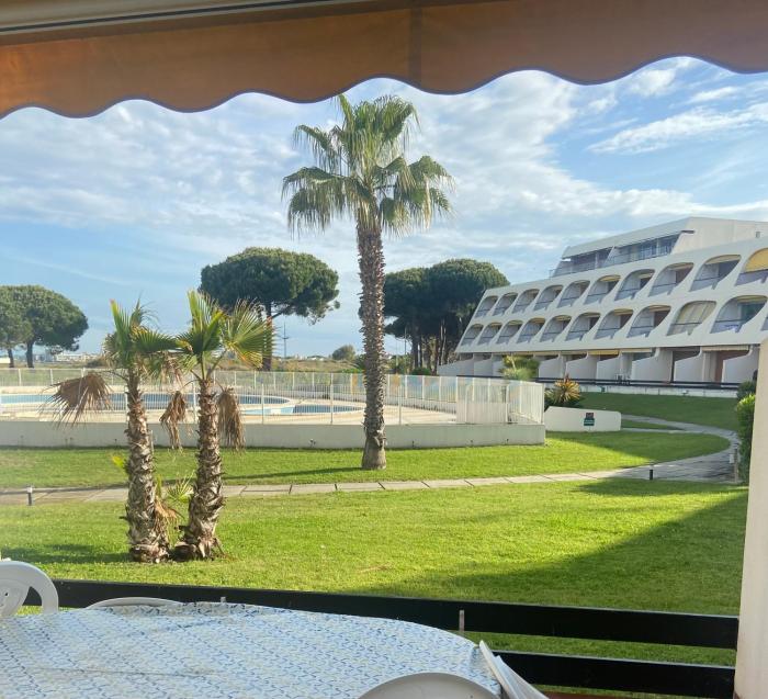 Studio 1 ère ligne Port Camargue avec piscine