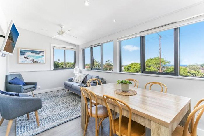 Nicely located three bedroom apartment in Bondi Beach.