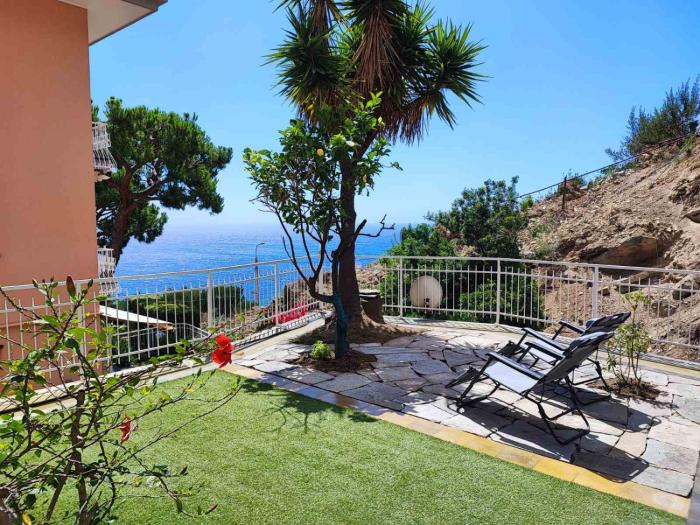 Punta Sole, VISTA MARE, Con giardino privato, PARCHEGGIO PRIVATO GRATIS
