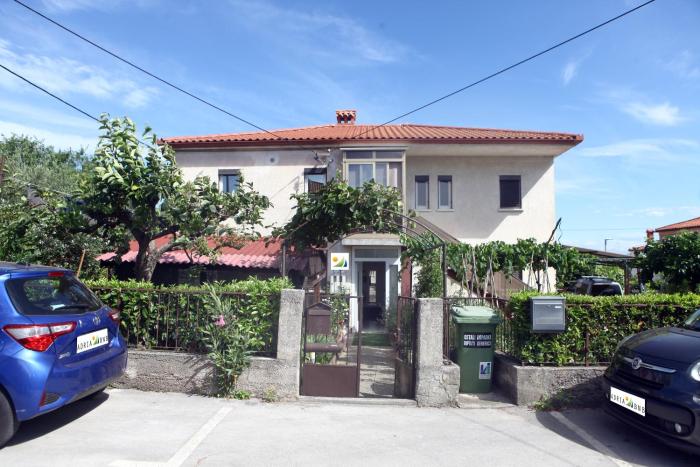 SODOBEN ENOSOBNI APARTMA Ob PLAŽI - MODERN ONE-BEDROOM BEACHSIDE APARTMENT