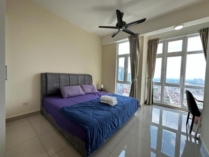 Twin Galaxy 6Pax 2Bedroom High floor with balcony Netflix WiFi
