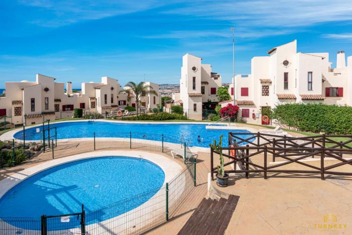 Beautiful penthouse in Casares with rooftop terrace and seaview