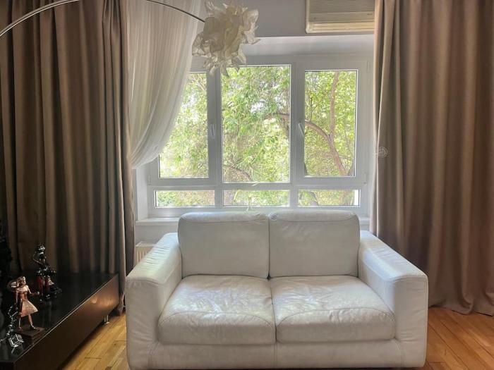 Charming apartmentking size bed