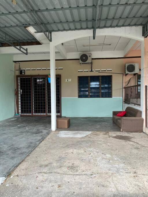 Hajjah Homestay Jln Rajawali Tg Agas