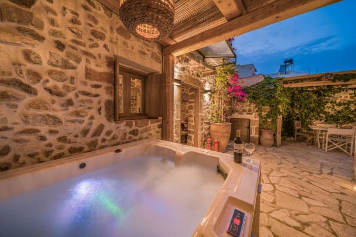 Boutique Cretan house in Old Malia with Jacuzzi