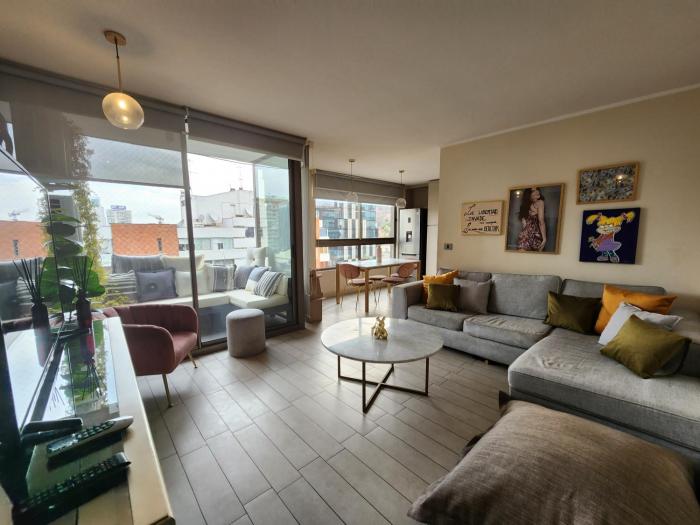 Stylish Art 2B wWifi, Smart TV & Parking