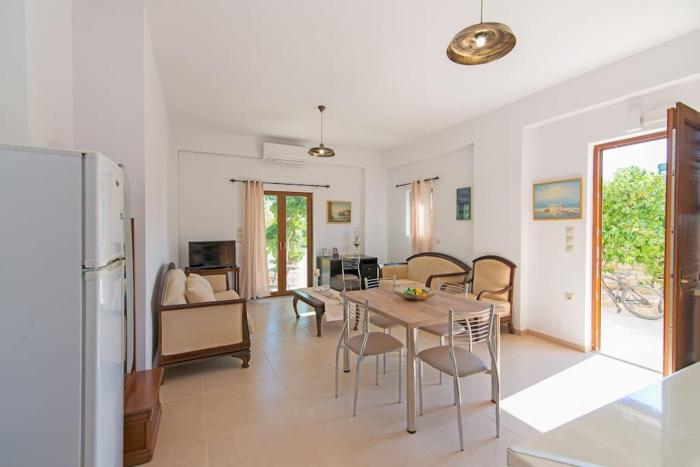 New Big Apt Close to Hospitals with Garden Parking