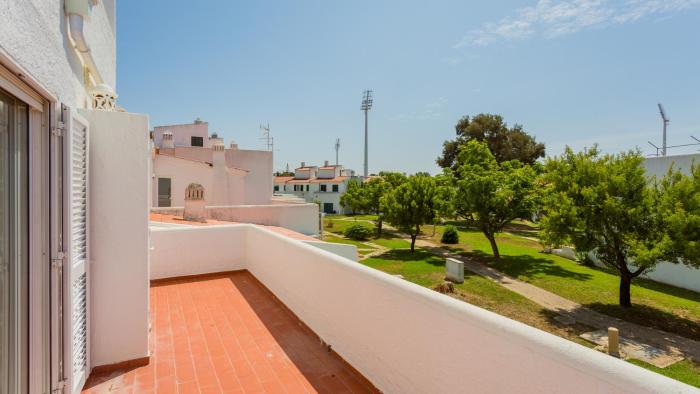 2 BDR Vilamoura Escape W Balcony by LovelyStay