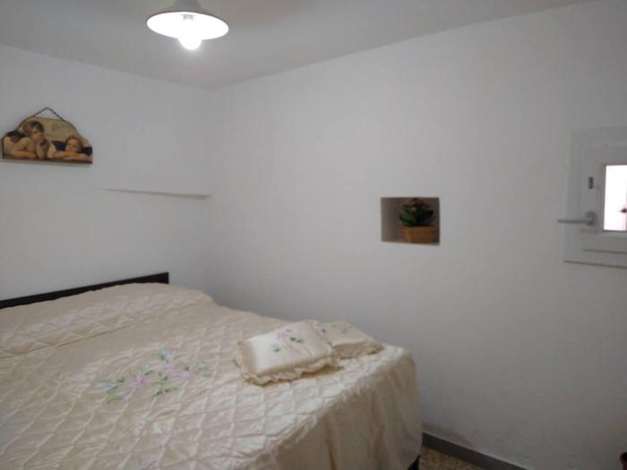 Villa - Sleeps 8 - Patio - Garden - Parking