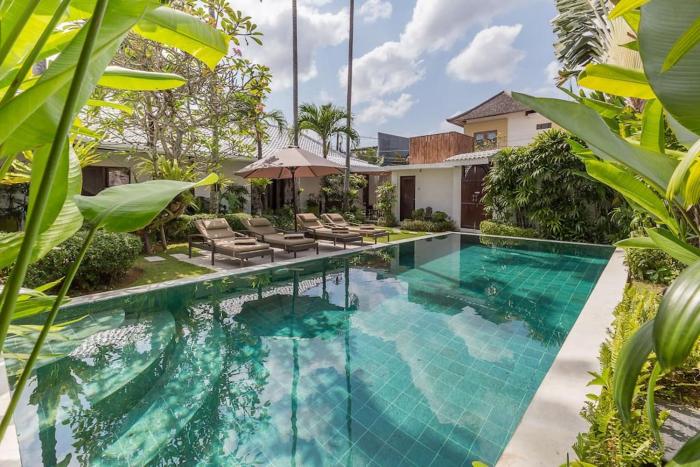 Villa Budha 2 4bedrs 12m Pool, 700m2 garden&BBQ, central & quiet