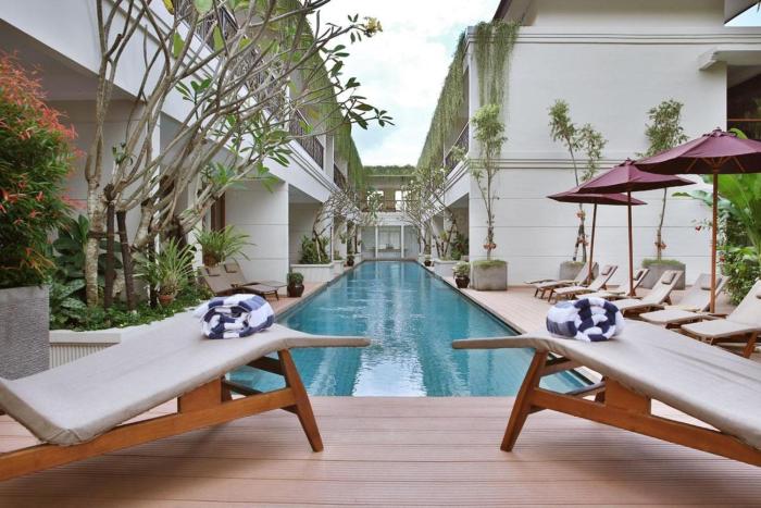 Seminyak LagoonSuites Hotel