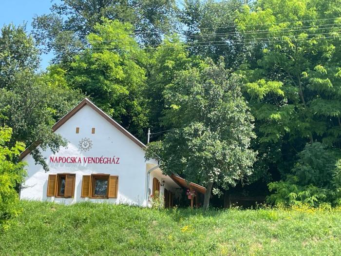 NAPOCSKA Vendégház