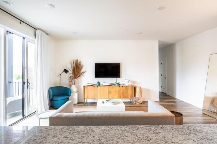 Piedmont Place Suite 301 - Near King Family Vineyards - Mtn Views