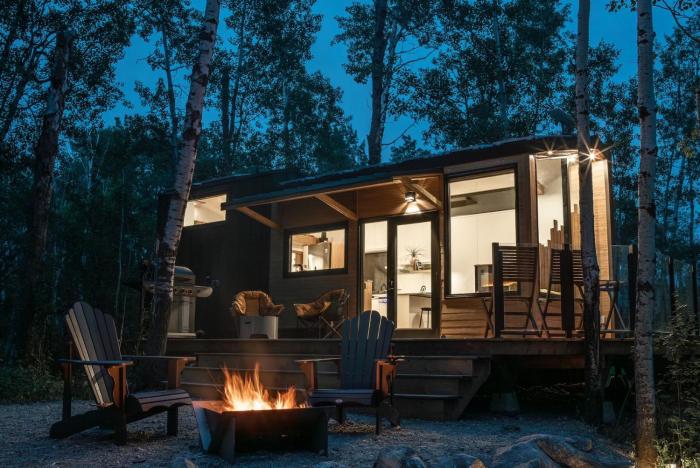 Refuge Bays Aqua Tiny Home - Luxury Off Grid Escape