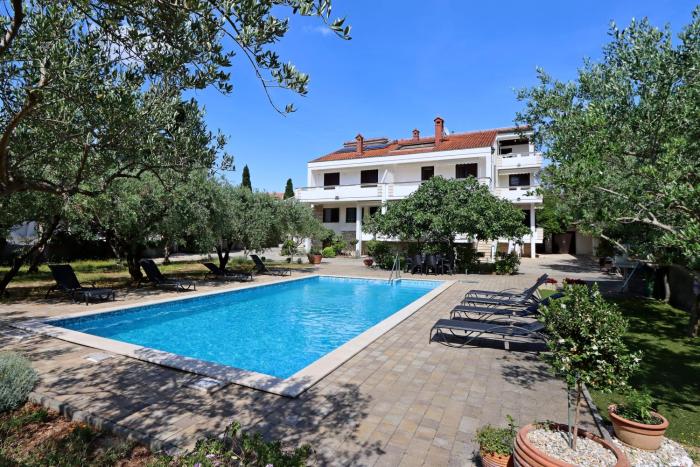 Family-friendly apartments with swimming pool Novalja, Pag - 213