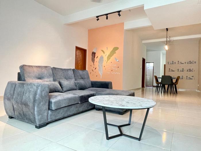 AI Home - 5BR - Landed House 14 Pax - BBQ - 7 min to Jonker Street