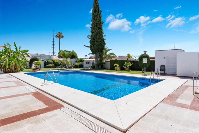 Family apartment w pool by Costarentals - Ref 218