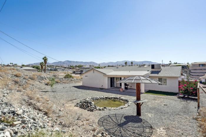 Pet-Friendly Lake Havasu City Paradise with Grill!
