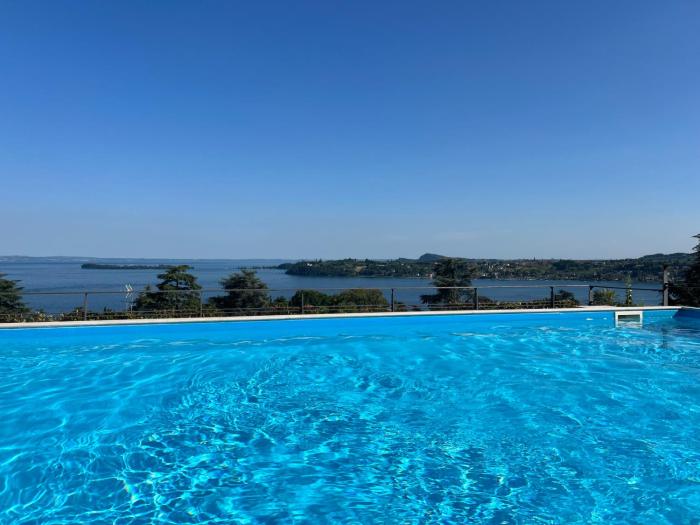 Feli Holiday Home - Panoramic pool lake view in Gardone Riviera
