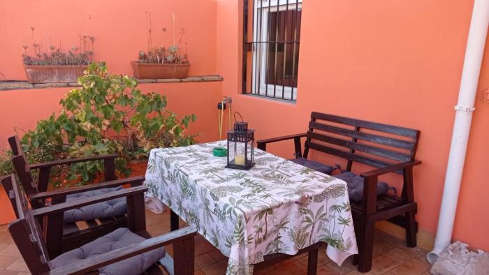 Apartamento, dos dormitorios, tipo ático cerca del centro