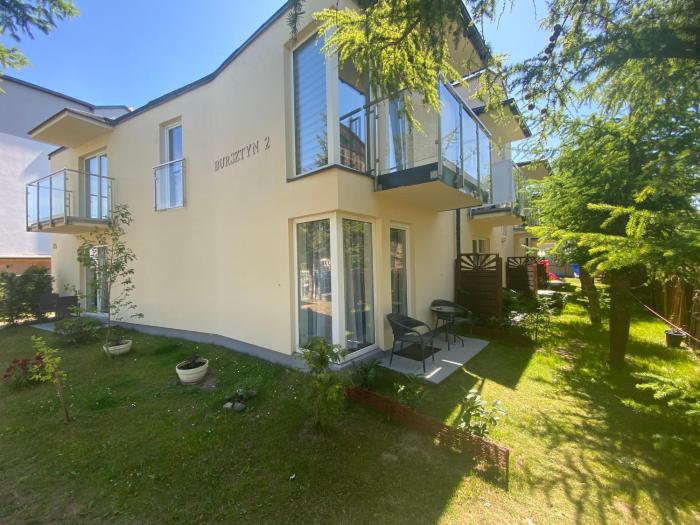 Bursztyn 2 - pokoje na parterze - rowery - plac zabaw - tenis stołowy